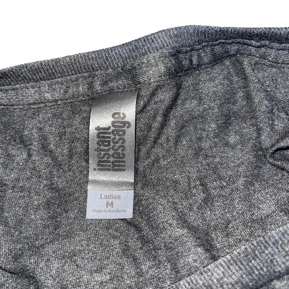 Instant Message holiday gnome tee gray medium - Picture 3 of 3